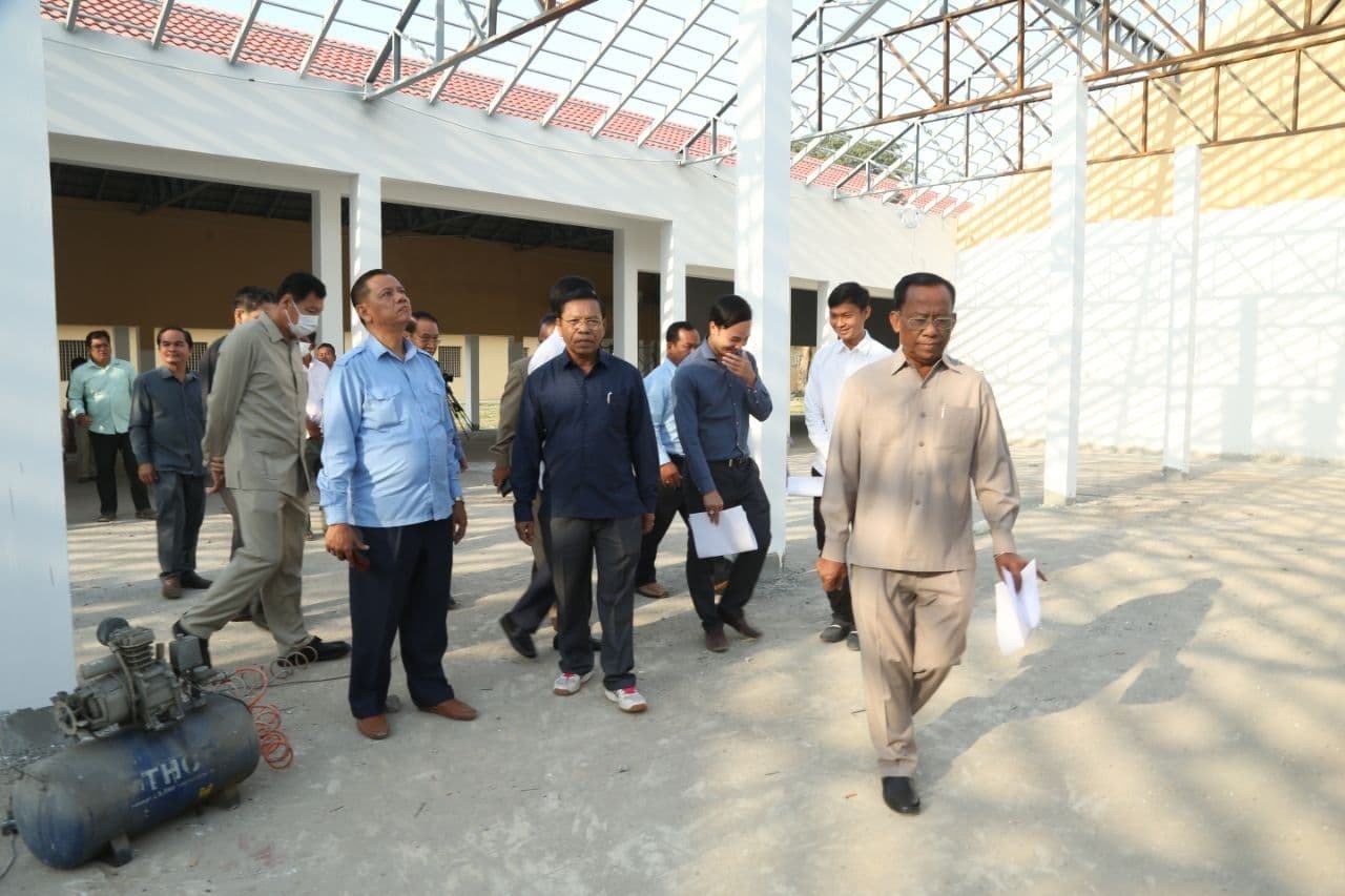 ឯកឧត្តមរដ្ឋមន្ត្រី វង សូត អញ្ជើញចុះពិនិត្យសមិទ្ធិផលនានា នៅវិទ្យាល័យ និងមណ្ឌលសុខភាពជាច