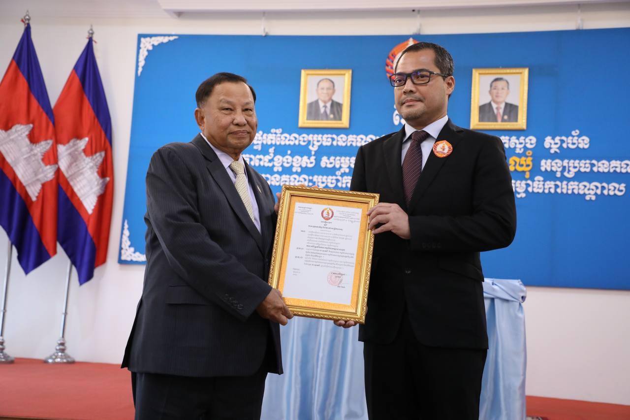 ឯកឧត្តម ជា សុមេធី អញ្ជើញចូលរួមក្នុងពិធីផ្ទេរតំណែងប្រធានគណៈកម្មាធិការគណបក្ស ក្រសួង-ស្ថាប័ន ជុំវិញគណៈកម្មាធិការកណ្តាល គណបក្សប្រជាជនកម្ពុជា