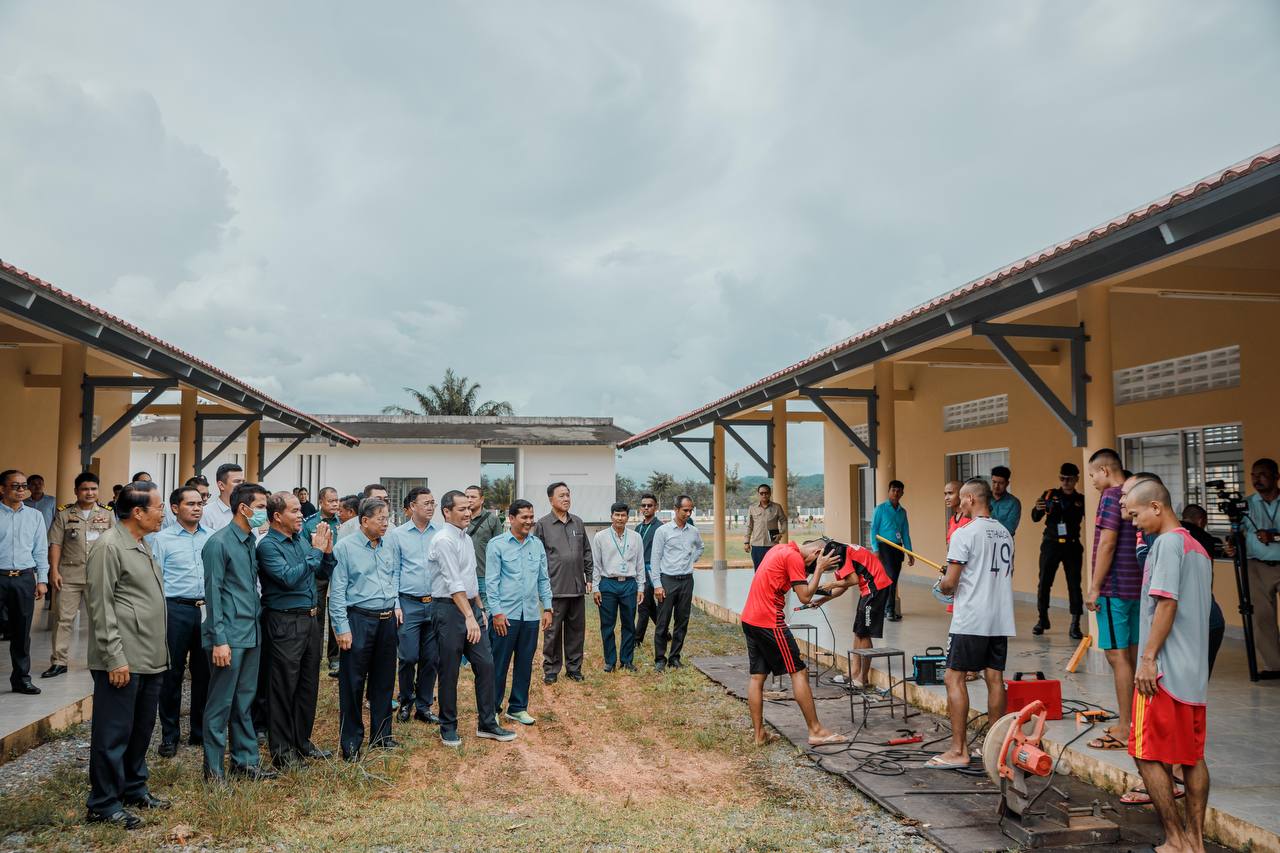 រដ្ឋមន្រ្តីក្រសួងសង្គមកិច្ចលើកទឹកចិត្តអ្នកដែលទទួលសេវាបន្សាបគ្រឿងញៀនឱ្យបំភ្លេចរឿងចាស់ខិតខំកសាងអនាគតឡើងវិញ