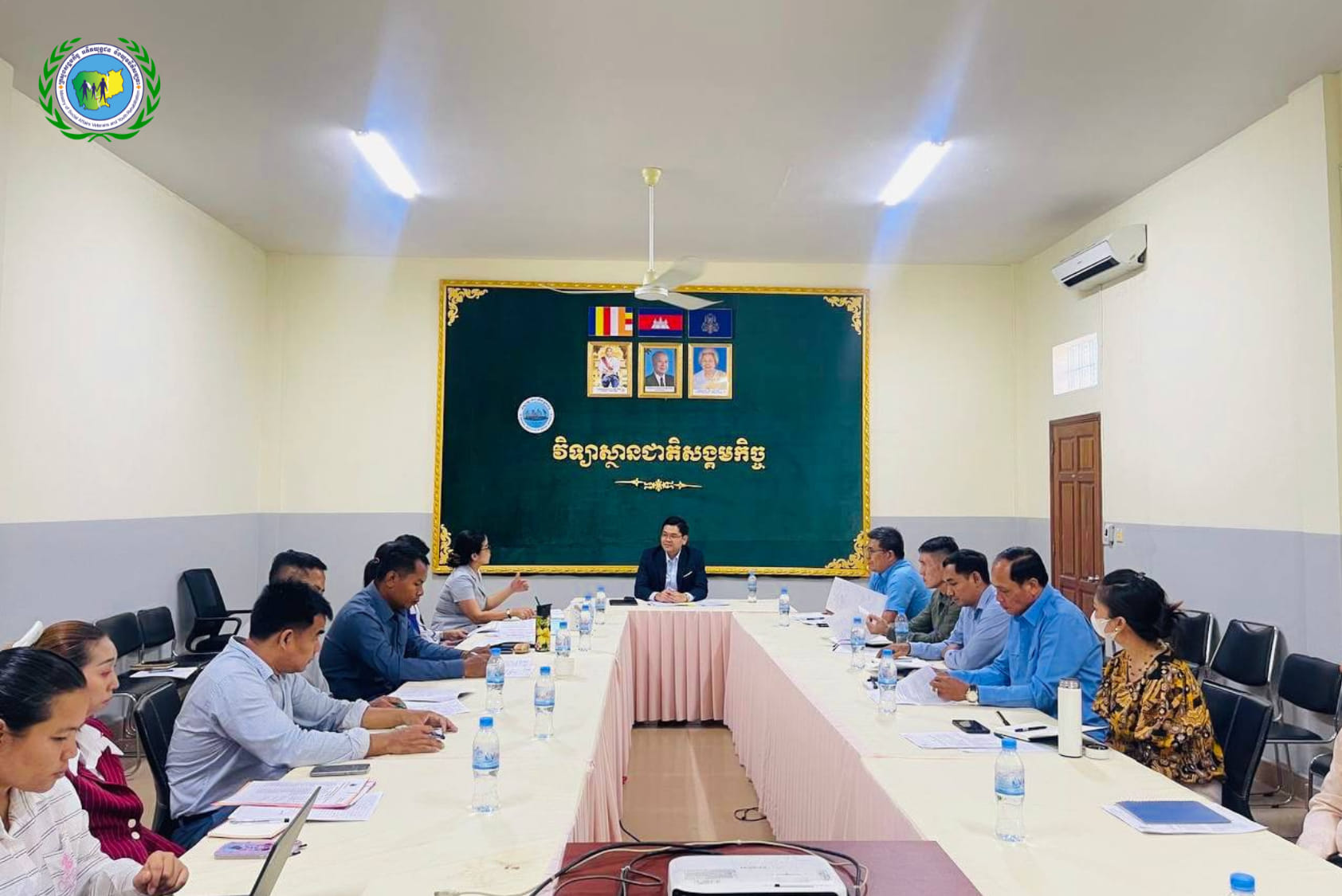 ឯកឧត្តម តាំងជុងលី រដ្ឋលេខាធិការ បានដឹកនាំកិច្ចប្រជុំគណ:កម្មការរៀបចំការប្រឡងបញ្ចប់ការសិក្សាថ្នាក់បរិញ្ញាបត្រ របស់និស្សិតជំនាន់ទី ៩