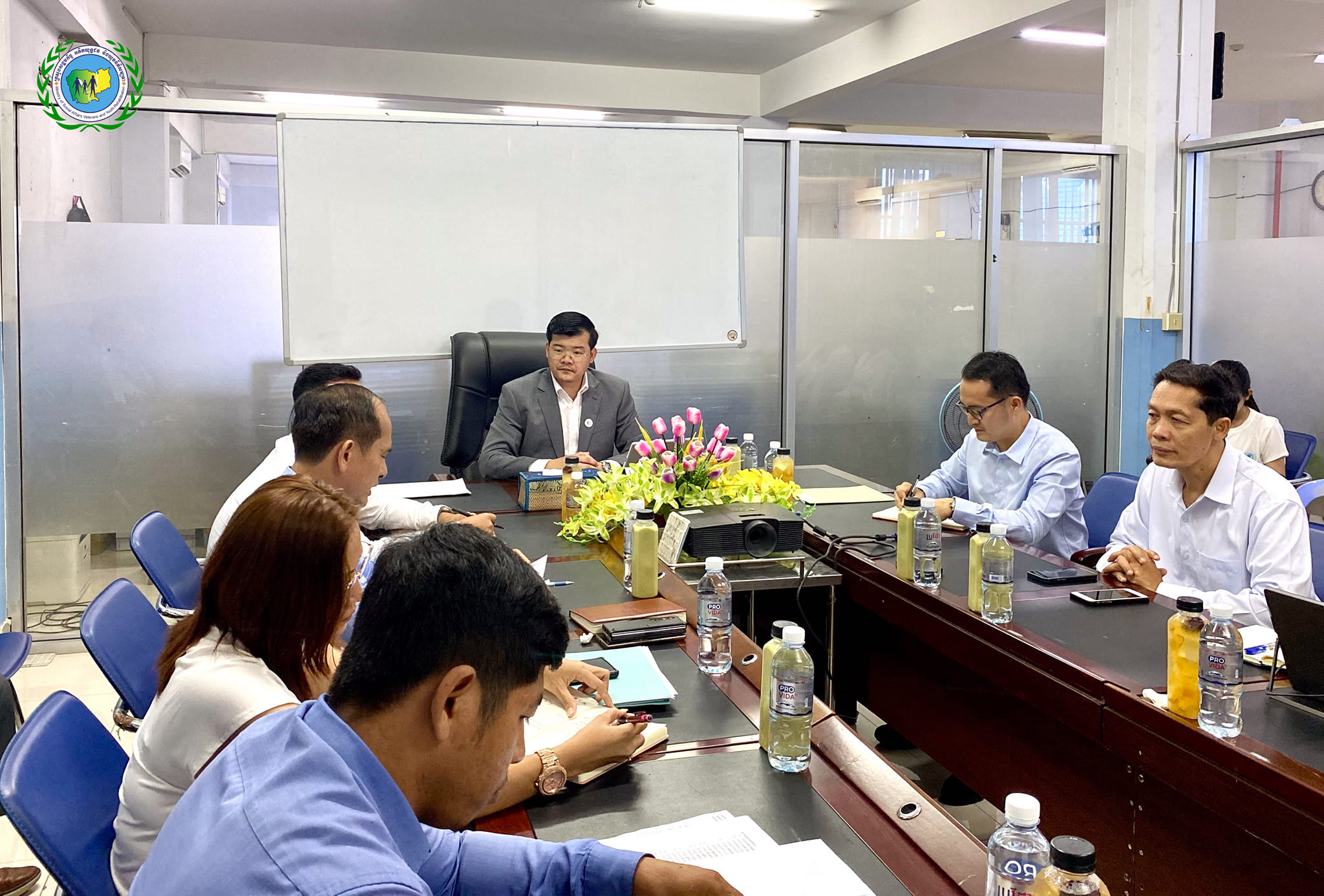 ឯកឧត្តម អេង ចំរើន ដឹកនាំកិច្ចប្រជុំវឌ្ឍនភាពការងារលេខាដ្ឋាន គ.ម.ច