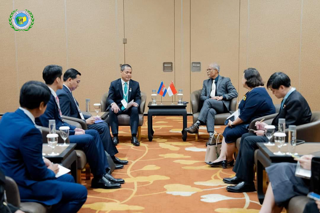 ជំនួបទ្វេភាគីរវាងរដ្ឋមន្ត្រីអភិវឌ្ឍន៍សង្គម និងគ្រួសារសិង្ហបុរី និងឯកឧត្តម ជា សុមេធី រដ្ឋមន្ត្រីក្រសួងសង្គមកិច្ច អតីតយុទ្ធជន និងយុវនីតិសម្បទាកម្ពុជា