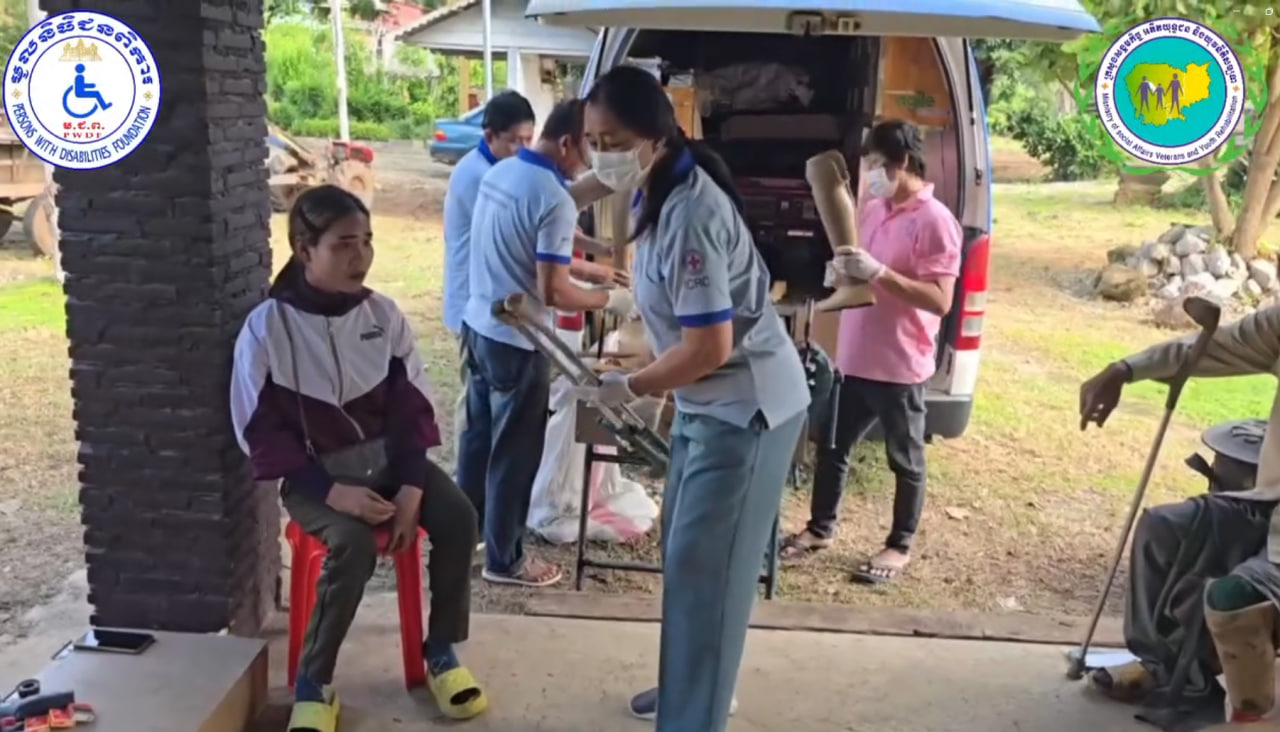 សកម្មភាពក្រុមការងារមូលនិធិជនពិការ ផ្តល់សេវាជួសជុលចល័តតាមសហគមន៍ របស់មជ្ឈមណ្ឌលស្តារលទ្ធភាពពលកម្មកាយសម្បទាជនពិការ