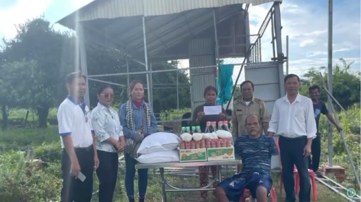 សកម្មភាពក្រុមការងារមូលនិធិជនពិការ ចុះផ្តល់អំណោយរបស់ ឯកឧត្តម ជា សុមេធី រដ្ឋមន្ត្រីក្រសួងសង្គមកិច្ច អតីតយុទ្ធជន និងយុវនីតិសម្បទា និងលោកជំទាវ ជា ផល្គុន ជូនជនមានពិការភាពក្រីក្រនៅខេត្តប៉ៃលិន ។